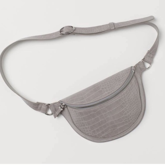 H&M Belt Bag Crocodile Pattern Light Gray NWOT - Picture 3 of 8